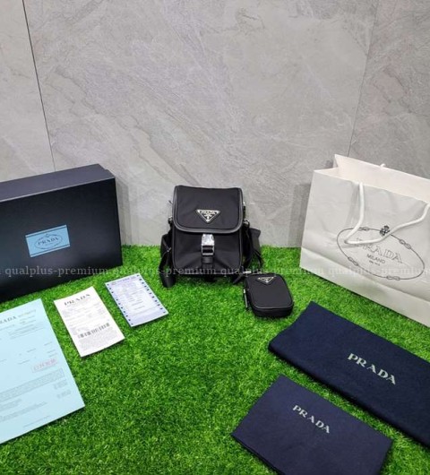 [국내배송] 프*다 리나일론 및 사피아노가죽 숄더백