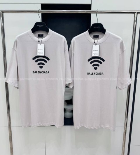 발렌시아가 LO_VE 반팔티셔츠