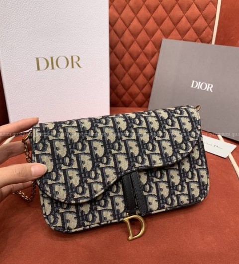 디올 새들 체인 파우치