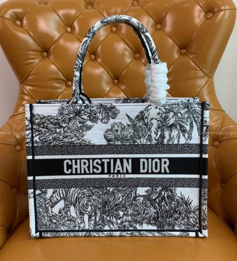 디올 BOOK TOTE 북토트백 미듐