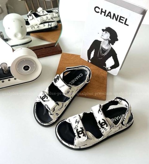 [국내배송] 샤* 까멜리아 벨크로 샌들