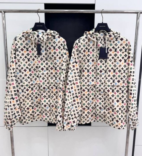 루이비통 프린티드 모노그램 윈드브레이커 자켓