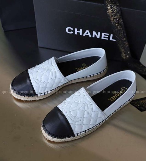 [국내배송] 샤* 퀄팅 에스파듀 슬립온