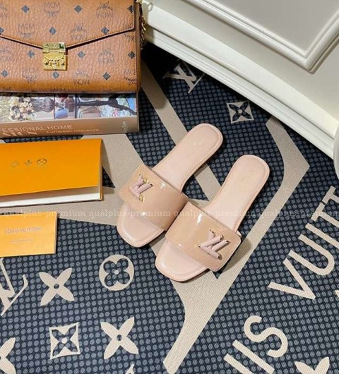 [국내배송] 루*비통 셰이크 플랫 뮬 베이지