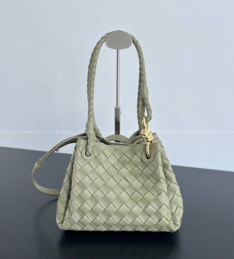 보테가베네타 796569 안디아모 파라슈트 숄더백 스몰