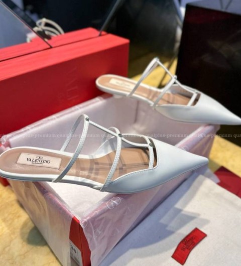 발렌티노 락스터드 위스피 뮬 여성용