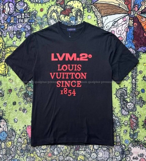 루이비통 로고 반팔티셔츠