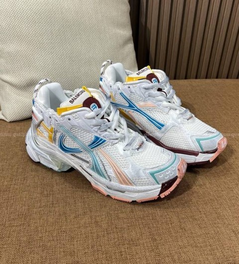 발렌시아가 러너 스니커즈 남녀공용