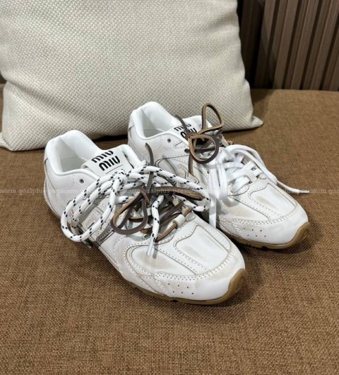 미우미우x뉴발란스 콜라보 530 스니커즈 여성용