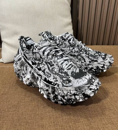 발렌시아가 디펜더 그래피티 스니커즈 남녀공용