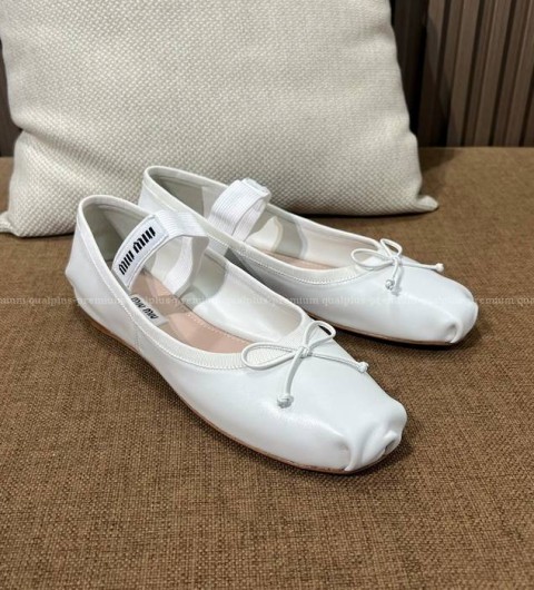 미우미우 새틴 발레리나 플랫슈즈 여성용