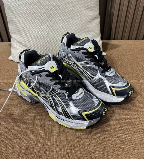 발렌시아가 러너 스니커즈 남녀공용