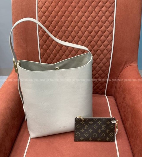 루이비통 M25022 로우 키 호보 MM