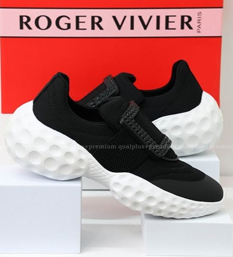 [국내배송] 로*비비애 비브 런 라이트 슬립온 스니커즈