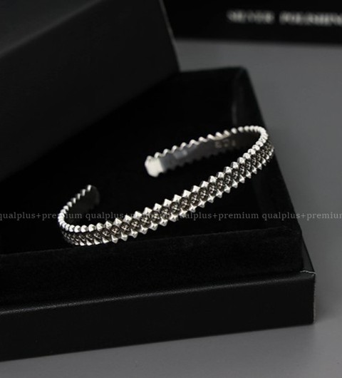 [국내배송] 크*하츠더블피라미드 플러스 뱅글 팔찌