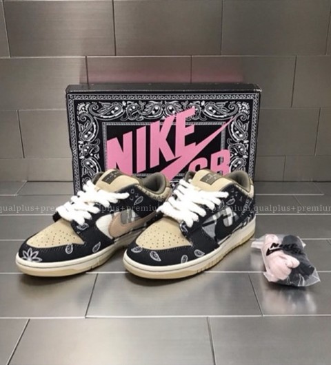 [국내배송] 나*키 x Travis Scott SB Dunk Low