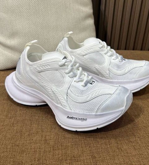 발렌시아가 서킷 스니커즈 남녀공용