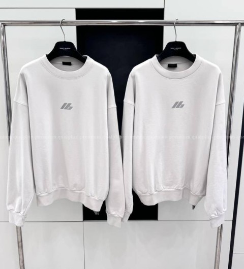 발렌시아가 액티브웨어 맨투맨