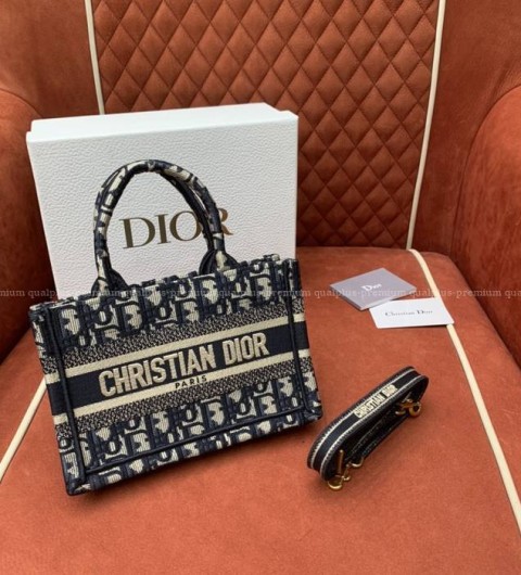 디올 북토트 East-West 스트랩백 미니