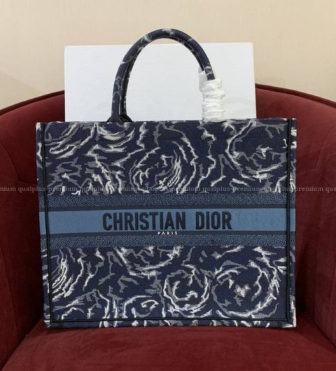 디올 북토트백 라지