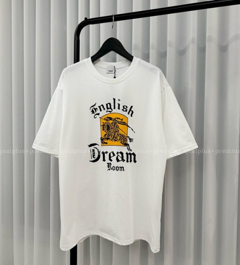 [국내배송] 버*리 잉글리쉬 드림 그래픽 티셔츠
