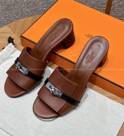 에르메스 지지 50 켈리 버클 뮬 샌들 여성용