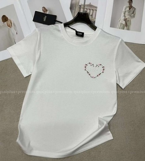 [국내배송] 펜* 하트플라워 자수 반팔 라운드