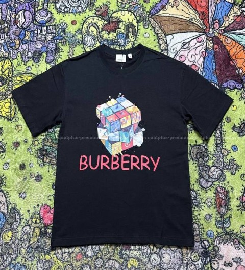 버버리 로고 반팔티셔츠