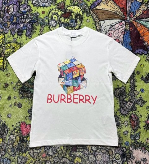 버버리 로고 반팔티셔츠