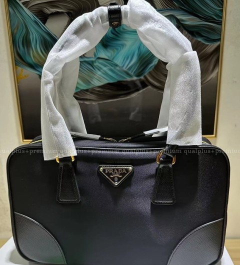 프라다 김나영 리에디션 1978 투핸들 토트백