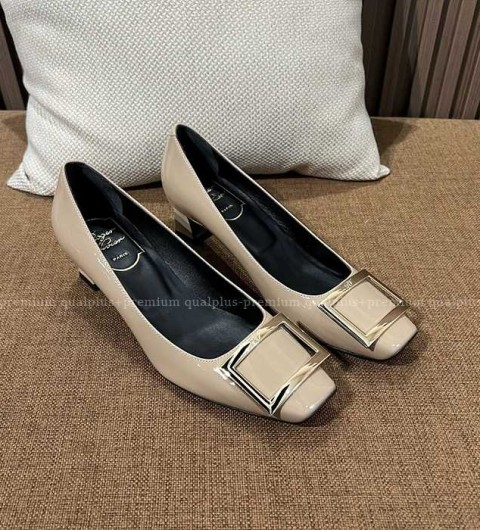 로저비비에 트럼펫 메탈 버클 펌프스 4.5cm 여성용