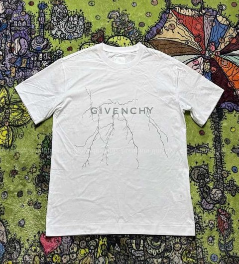 지방시 리플렉티브 로고 반팔티셔츠