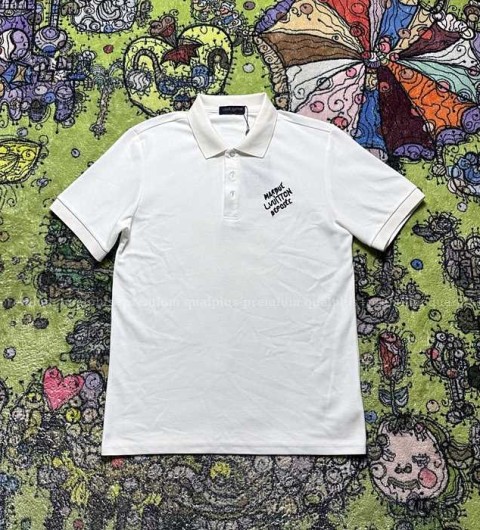 루이비통 로고 폴로 반팔티셔츠