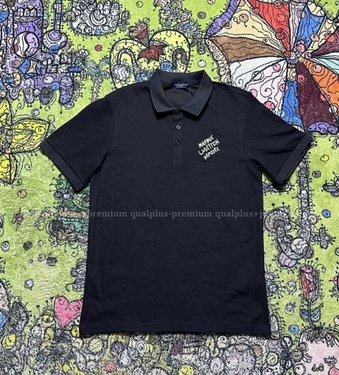 루이비통 로고 폴로 반팔티셔츠