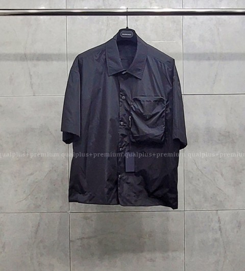 [국내배송] 프*다 빅포켓 로고 반팔 셔츠바람막이