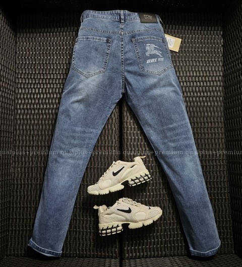 [국내배송] 버버리 포켓 기사로고 청바지