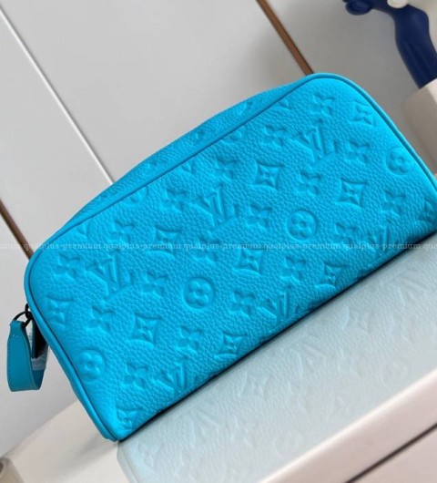 루이비통 M11482 돕 키트 파우치