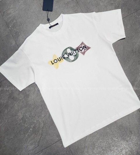 [국내배송] 루*비통 모노그램 자수로고 반팔 라운드 티셔츠