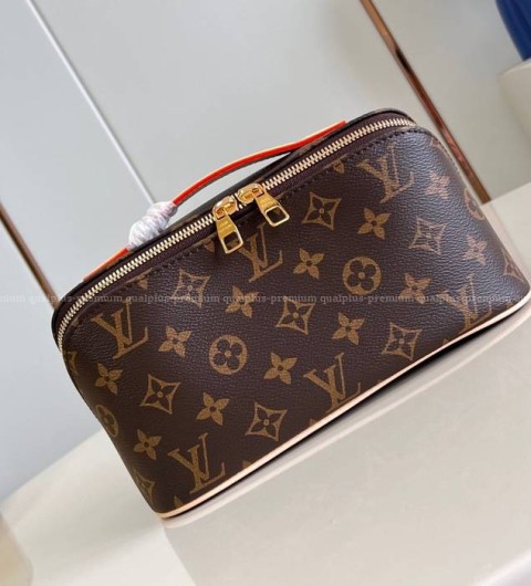 루이비통 M11750 토일레트리백