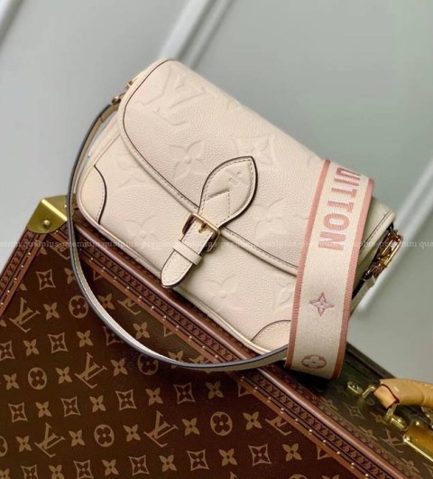 루이비통 M46386 다이앤 숄더백