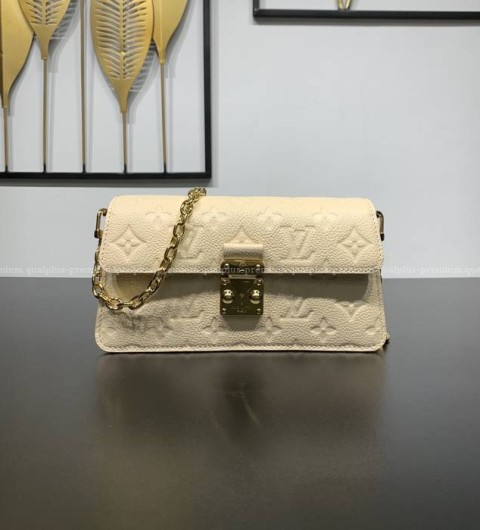 루이비통 M82637 월릿 온 체인 메티스 숄더백