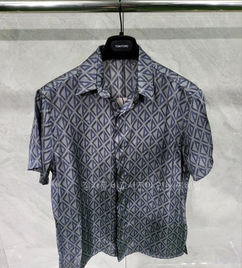 [국내배송] 디*  반팔 셔츠