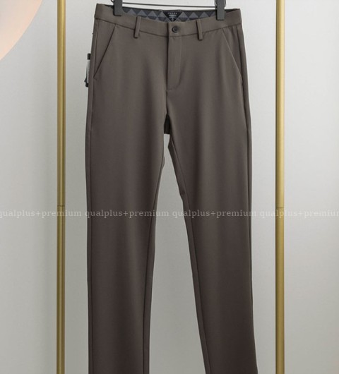 [국내배송] 프*다 삼각로고 슬림핏 코튼 블렌드 치노 팬츠