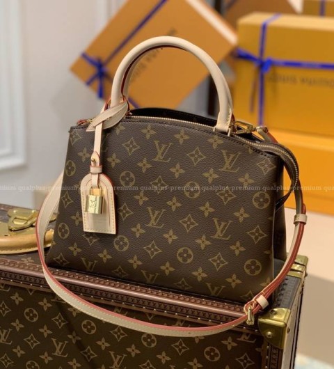 루이비통 M45900 쁘띠뜨 팔레 핸드백