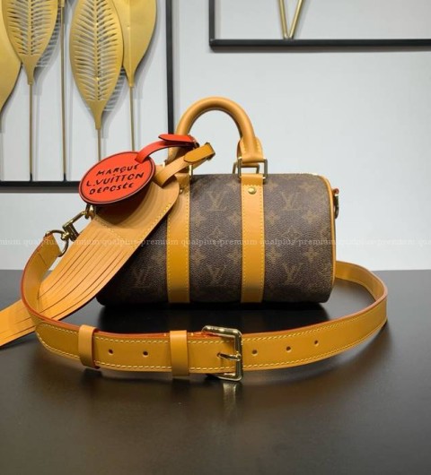 루이비통 M11542 키폴 반둘리에 25