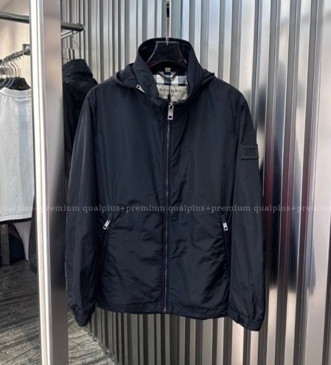 [국내배송] 버*리 패치로고 후드 바람막이 자켓