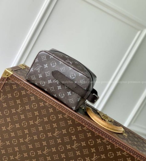 루이비통 M11670 락커 돕 키트 파우치