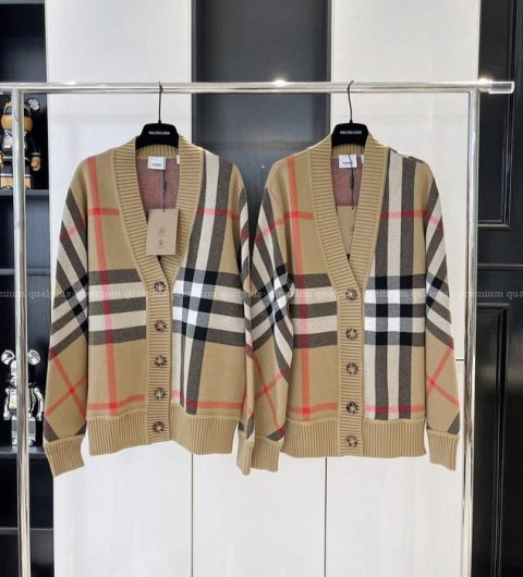 버버리 체크 가디건