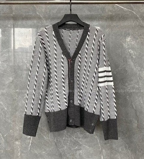 [국내배송] 톰*라운 사선완장 케이블 니트 가디건