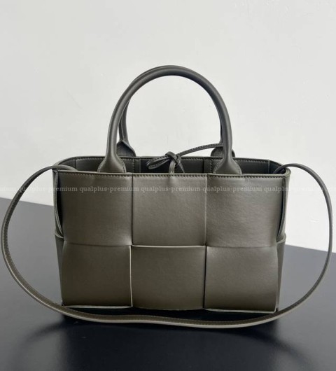 보테가베네타 709337 아르코 토트백 미니